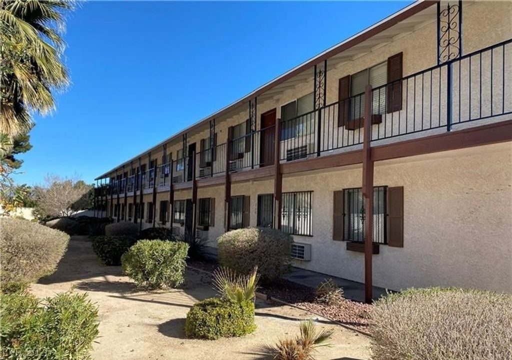 4955 JEFFREYS Avenue 710, Las Vegas, NV 89119