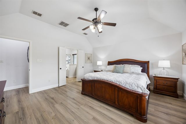 217 Hawks Ridge Trail, Burleson, TX 76028