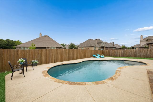217 Hawks Ridge Trail, Burleson, TX 76028