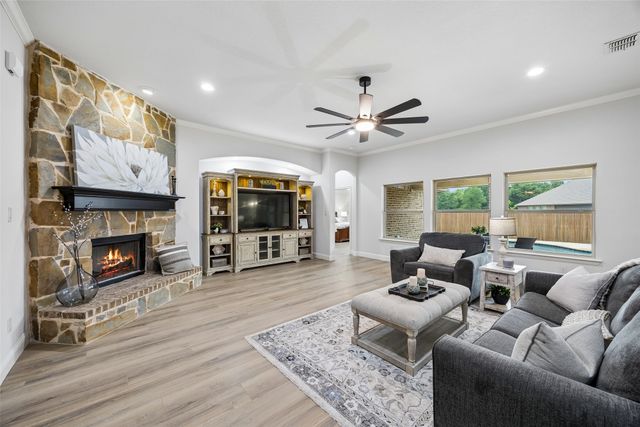 217 Hawks Ridge Trail, Burleson, TX 76028