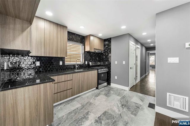 1117 Chestnut Street, Elizabeth, NJ 07201