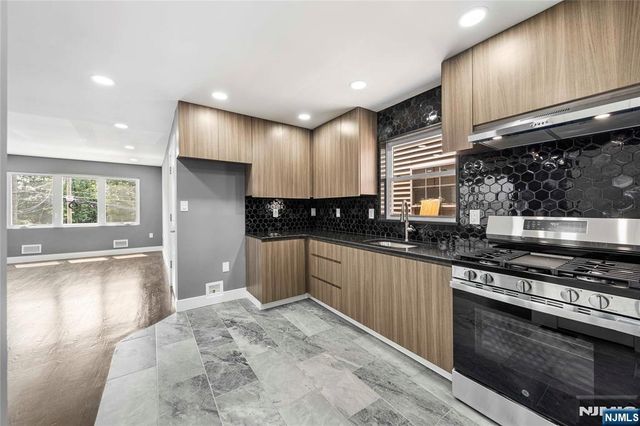 1117 Chestnut Street, Elizabeth, NJ 07201