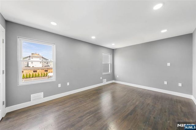 1117 Chestnut Street, Elizabeth, NJ 07201