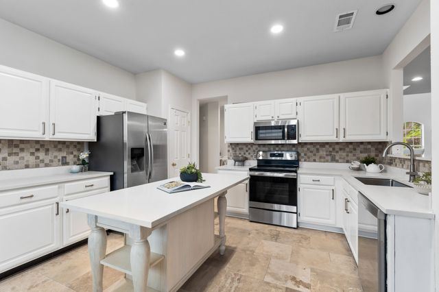 1414 Saddleback Lane, Lewisville, TX 75067