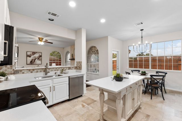 1414 Saddleback Lane, Lewisville, TX 75067