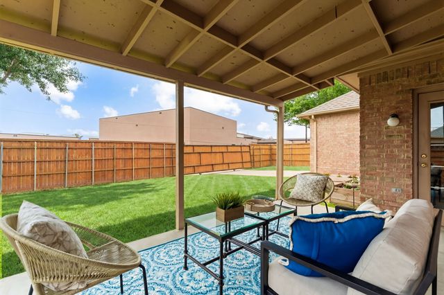 1414 Saddleback Lane, Lewisville, TX 75067