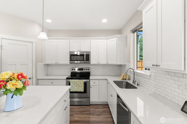 107 Brodie Street SE, Rainier, WA 98576