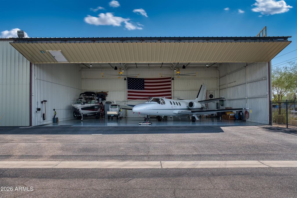2323 S AIRPORT Boulevard AF1, Chandler, AZ 85286 — photo 2