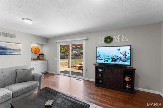 1517 Shadyside Lane, St Louis, MO 63146