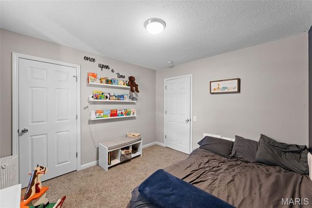 1517 Shadyside Lane, St Louis, MO 63146