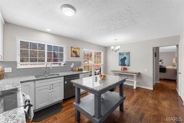 1517 Shadyside Lane, St Louis, MO 63146