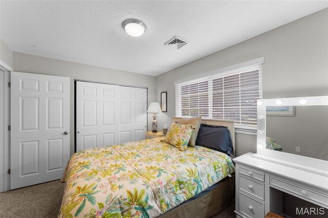 1517 Shadyside Lane, St Louis, MO 63146