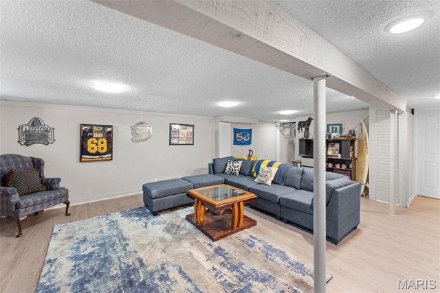 1517 Shadyside Lane, St Louis, MO 63146