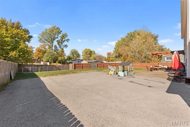 1517 Shadyside Lane, St Louis, MO 63146