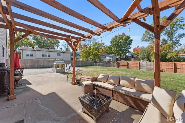 1517 Shadyside Lane, St Louis, MO 63146