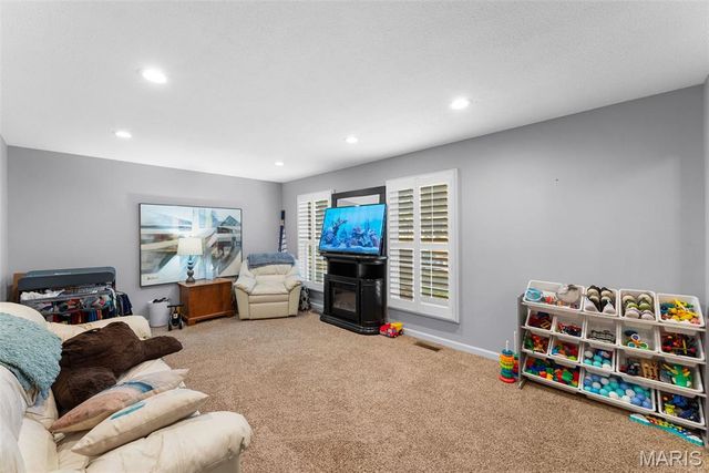 1517 Shadyside Lane, St Louis, MO 63146