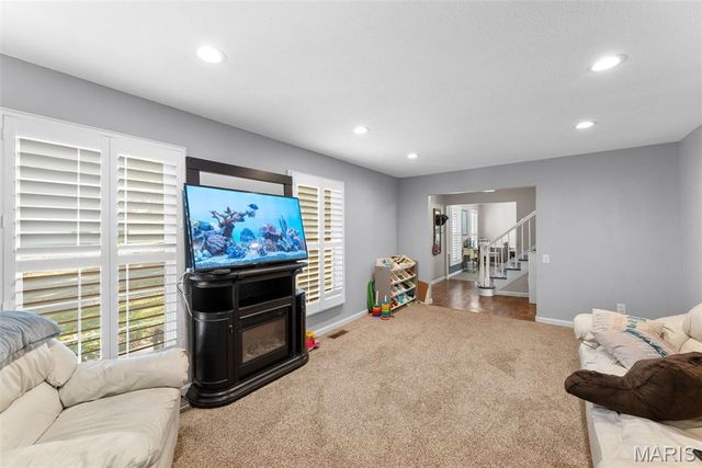 1517 Shadyside Lane, St Louis, MO 63146