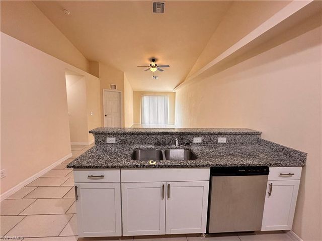 535-537 SE Van Loon TER, Cape Coral, FL 33990