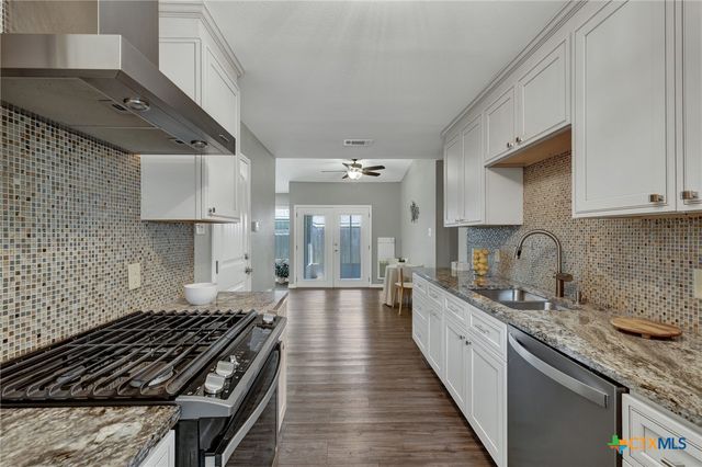 1905 Castle Gate Circle, San Marcos, TX 78666
