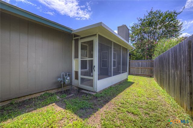 1905 Castle Gate Circle, San Marcos, TX 78666