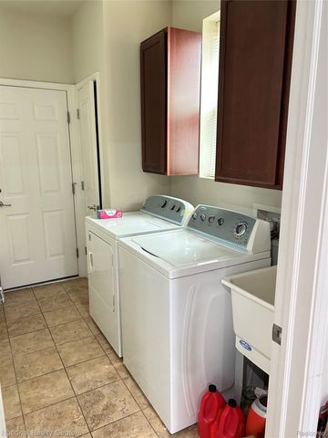 45303 Bartlett Drive, Novi, MI 48377