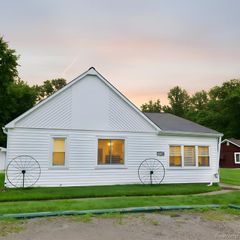 48677 Sugarbush Road Unit #2, Chesterfield, MI 48047