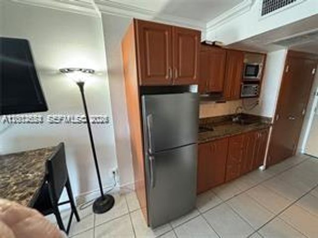 19201 Collins Ave 934, Sunny Isles Beach, FL 33160