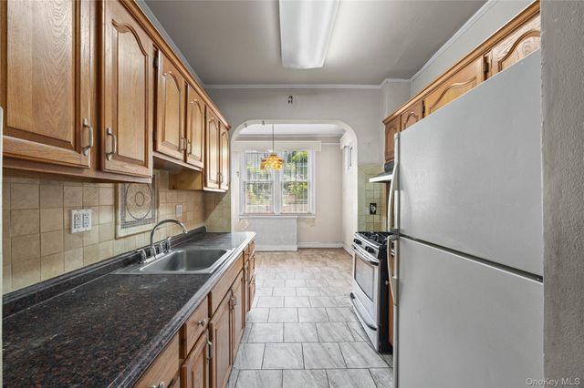 510 Morrispark, Bronx, NY 10462