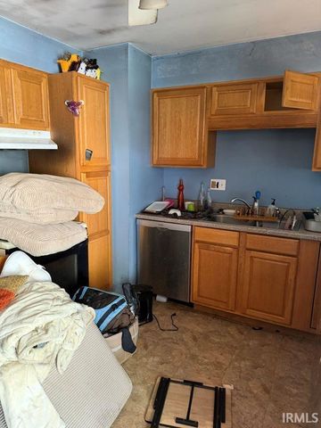 1415 E Ireland Road, South Bend, IN 46614