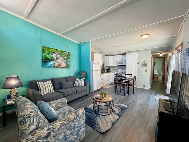 1672 Falcon, Surfside Beach, SC 29575