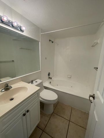8243 Thames Boulevard D, Boca Raton, FL 33433