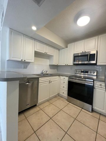 8243 Thames Boulevard D, Boca Raton, FL 33433