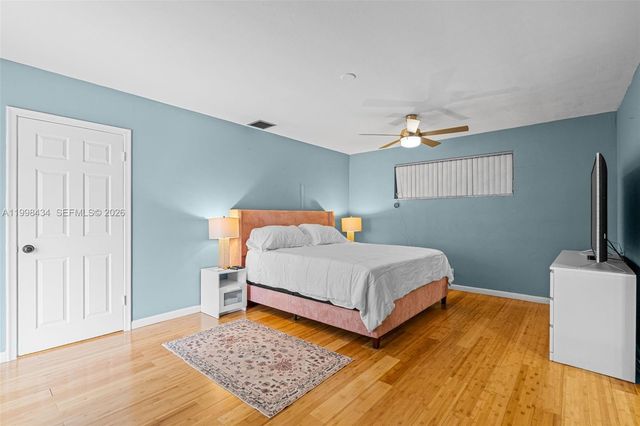 5214 W Park Rd, Hollywood, FL 33021