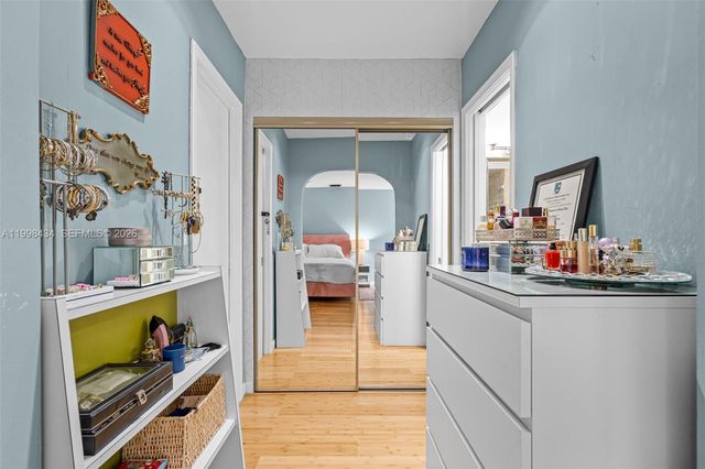 5214 W Park Rd, Hollywood, FL 33021