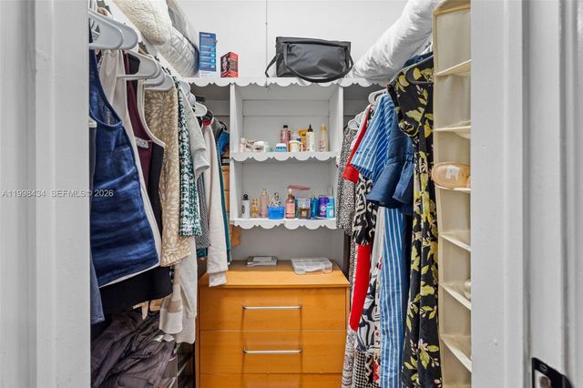 5214 W Park Rd, Hollywood, FL 33021