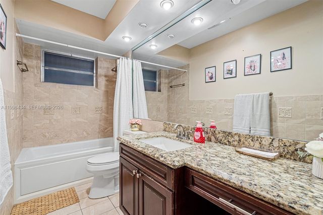 5214 W Park Rd, Hollywood, FL 33021