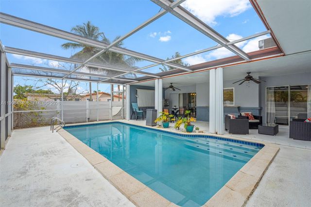 5214 W Park Rd, Hollywood, FL 33021