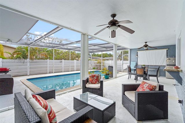 5214 W Park Rd, Hollywood, FL 33021