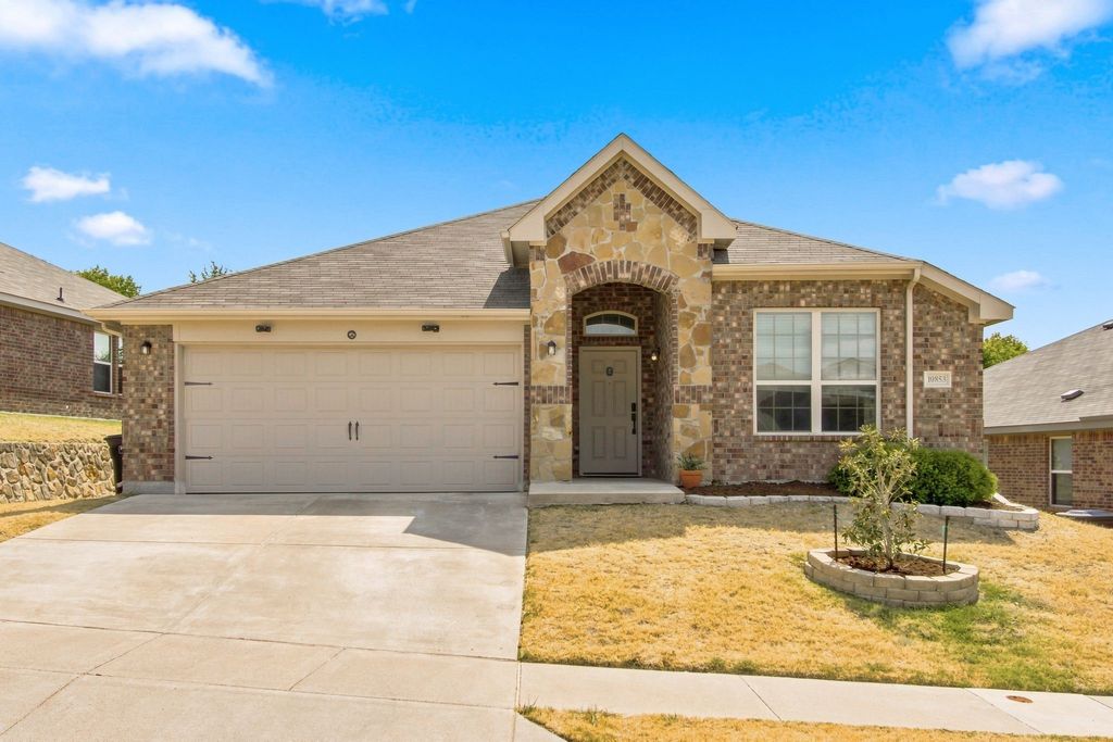 10853 Live Oak Creek Drive, Fort Worth, TX 76108 — exterior