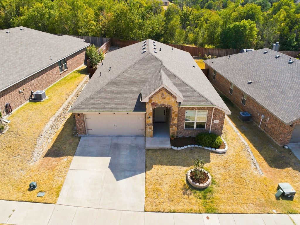 10853 Live Oak Creek Drive, Fort Worth, TX 76108 — photo 2