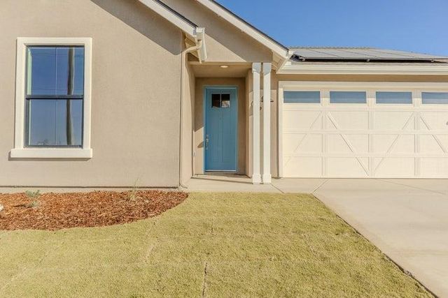 2234 S Burke Street, Visalia, CA 93292