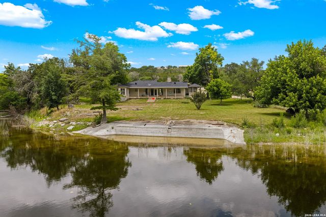 240 Aqua Vista, Kerrville, TX 78070