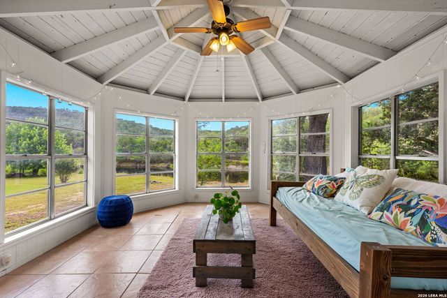 240 Aqua Vista, Kerrville, TX 78070