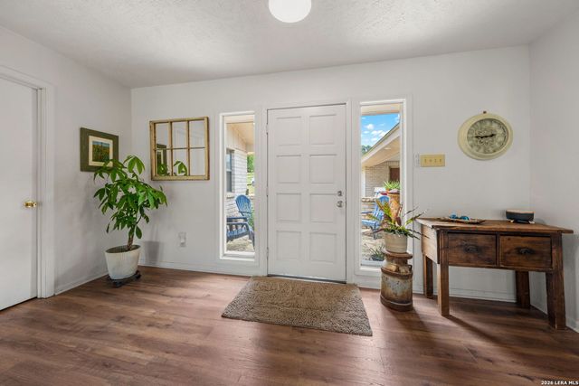 240 Aqua Vista, Kerrville, TX 78070
