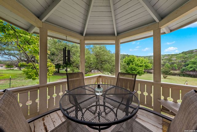 240 Aqua Vista, Kerrville, TX 78070
