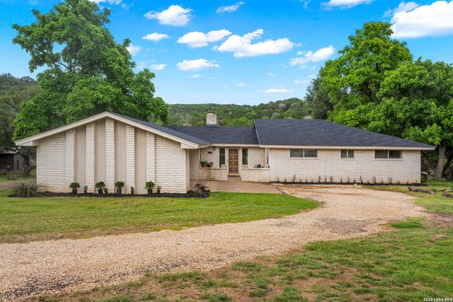 240 Aqua Vista, Kerrville, TX 78070