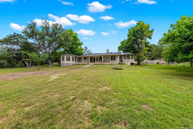 240 Aqua Vista, Kerrville, TX 78070