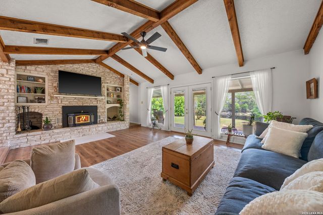 240 Aqua Vista, Kerrville, TX 78070