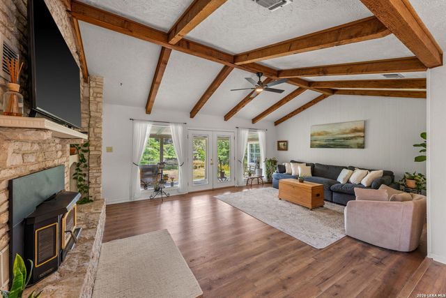 240 Aqua Vista, Kerrville, TX 78070