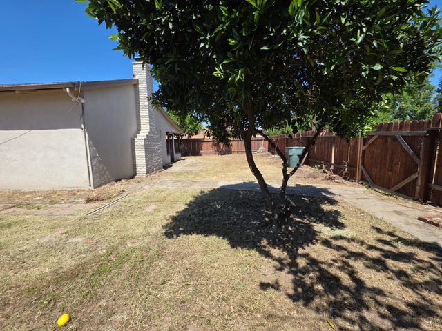 1416 Tully Rd, Modesto, CA 95350